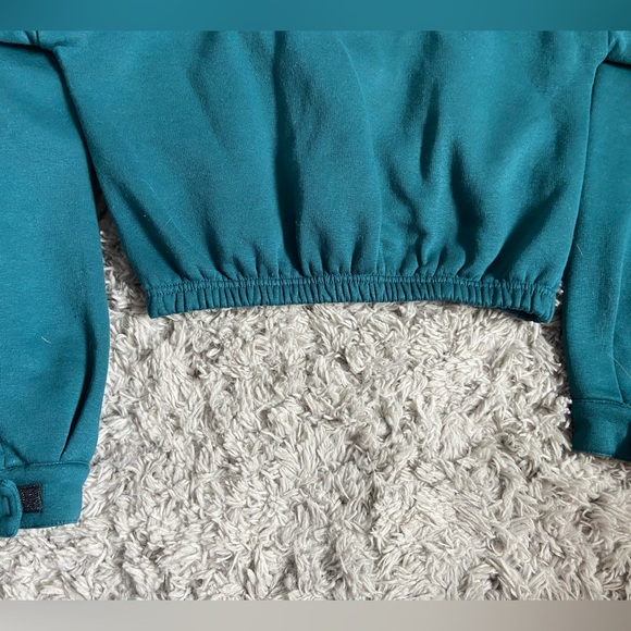 Blue/Green Pretty Little Thing Cropped Quarter Zip Slouchy Blouse Size Small - Picture 5 of 5